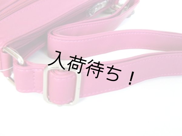 画像5: ポケット８個フラワーチャーム付き薄型ショルダーバッグ／ピンク (5)