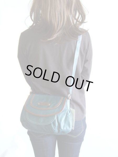 画像7: フェミニンな合皮ショルダーバッグ／ブルー (7)