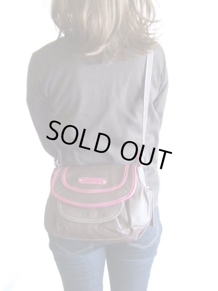 画像6: フェミニンな合皮ショルダーバッグ／ブラウン (6)