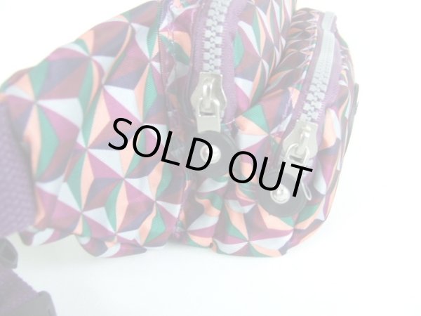 画像4: 幾何学模様小振りサイズのウエストバッグ紫【メール便ok】 (4)