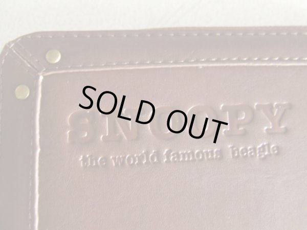 画像6: スヌーピーSNOOPYエンボス加工ラウンド長財布チョコ (6)