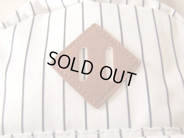 画像4: ニューヨークヤンキースピンストライプボディバッグ白 (4)