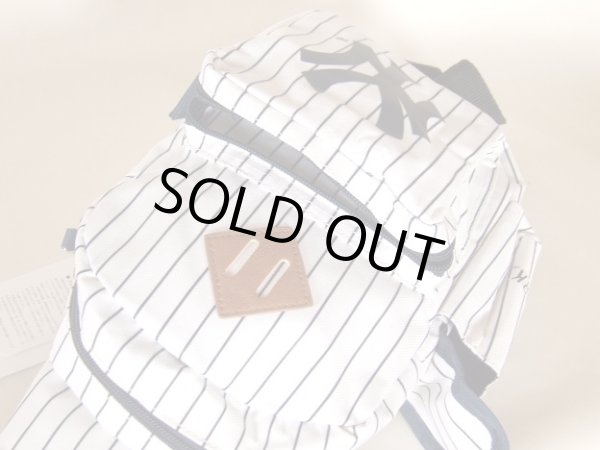 画像5: ニューヨークヤンキースピンストライプボディバッグ白 (5)