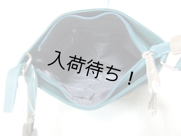 画像6: ポケット８個フラワーチャーム付き薄型ショルダーバッグ／ブルー (6)