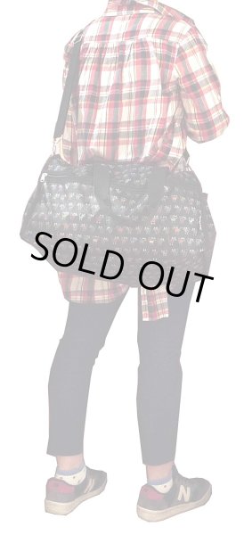 画像5: キャット猫イラスト総柄マルチカラー２ＷＡＹボストンバッグ黒 (5)