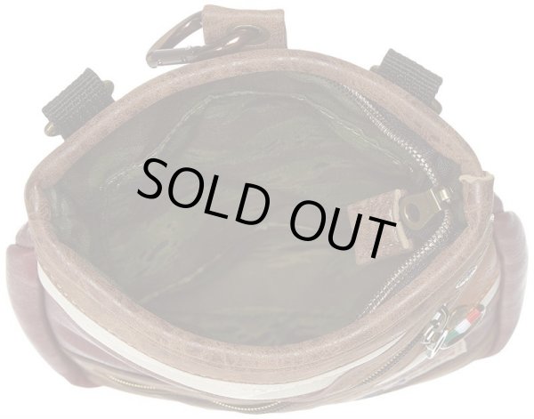 口ファスナー、迷彩柄裏地