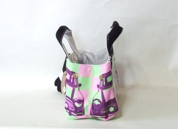 画像5: スマホの操作が透明ポケットに入れたまま出来る2wayミニトートバッグ車（２色有） (5)