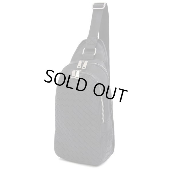 画像2: 高級感のあるオシャレなイントレチャート大人デザインボディバッグ (2)