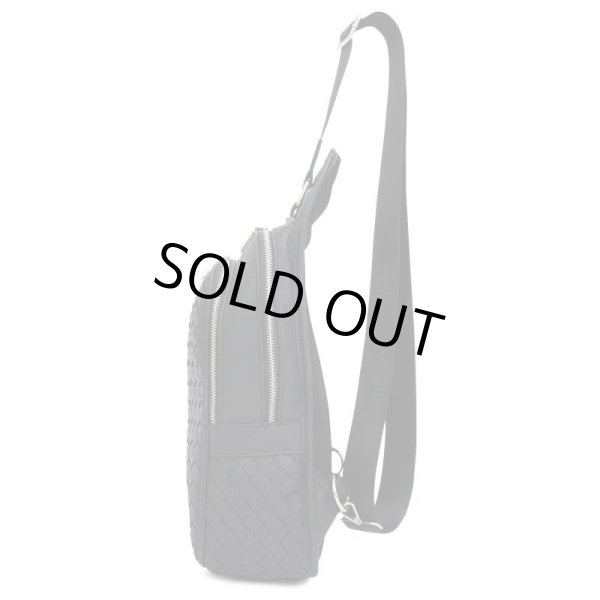 画像4: 高級感のあるオシャレなイントレチャート大人デザインボディバッグ (4)