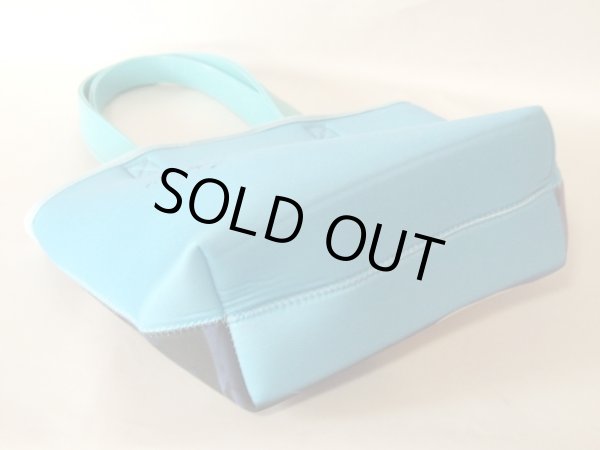 画像3: ディズニープリンセス・シンデレラプリントミニトートバッグ／ウェットスーツ素材 (3)