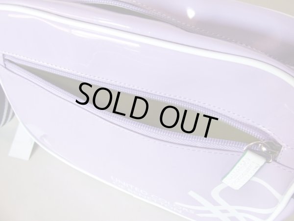 画像4: 【訳あり】女性に人気のベネトンBENETTONレディース向け斜め掛けエナメルミニショルダーバッグ／紫 (4)