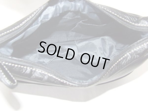 画像8: 拡幅機能付きレディース合成皮革機能的な斜め掛けショルダーバッグ／黒 (8)