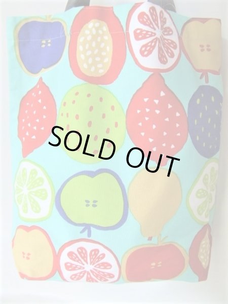 画像2: カラフルなフルーツ柄ミントカラーA４トートバッグ (2)