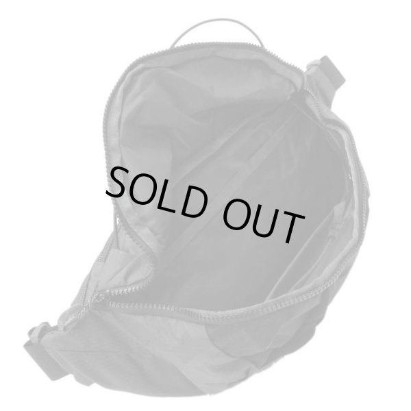 画像8: ノースフェイス（THE NORTH FACE）ボディーバッグ ウエストバッグ６Ｌ（ブラック×グレー） (8)