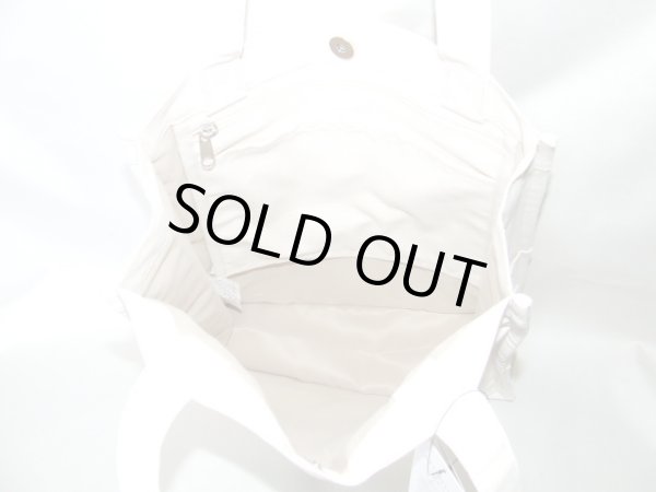 画像2: レディースかわいい果実転写刺繍トートバッグ／ストロベリー＜送料無料＞  (2)