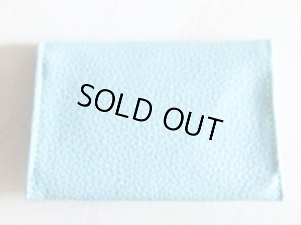 画像2: ＜訳あり＞働く女性の声が形になった！両面牛革使用の高級感があるリボンモチーフ名刺入れ／ライトブルー (2)