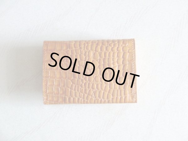 画像3: イアリアレザー高級感があるクロコ柄の名刺入れ／キャメル＜訳あり＞＜送料無料＞ (3)