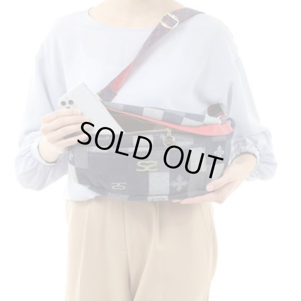 画像7: レディースSAVOY(サボイ)パッチワーク調デニム大きめウエストバッグ＜送料無料＞ (7)