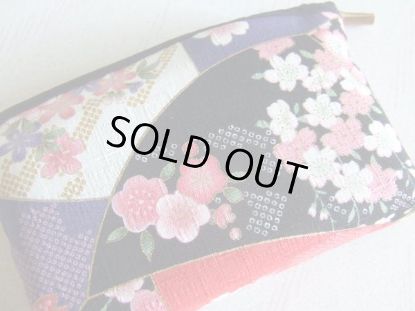 画像4: 桜を彩った華やかでかわいい金彩友禅柄アーチポーチ手づくり（日本製）＜送料無料＞ (4)