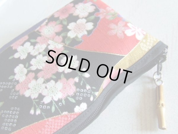 画像5: 桜を彩った華やかでかわいい金彩友禅柄アーチポーチ手づくり（日本製）＜送料無料＞ (5)