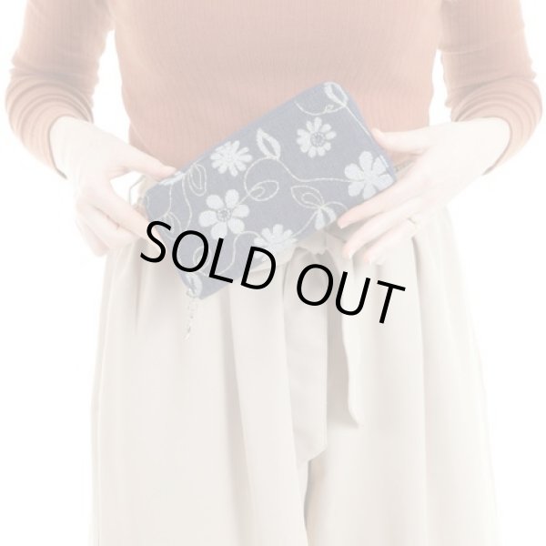 画像7: ＜訳あり＞サボイ(SAVOY)デニム地に花模様をプリントした長財布レディース (7)