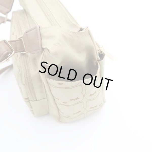 画像4: レディースぷくぷくプーちゃんナイロン撥水ショルダーバッグ／黒 (4)