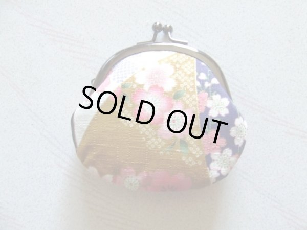 画像2: レトロでかわいい伝統の友禅柄手のひらサイズがま口小銭入れ（日本製）＜送料無料＞ (2)