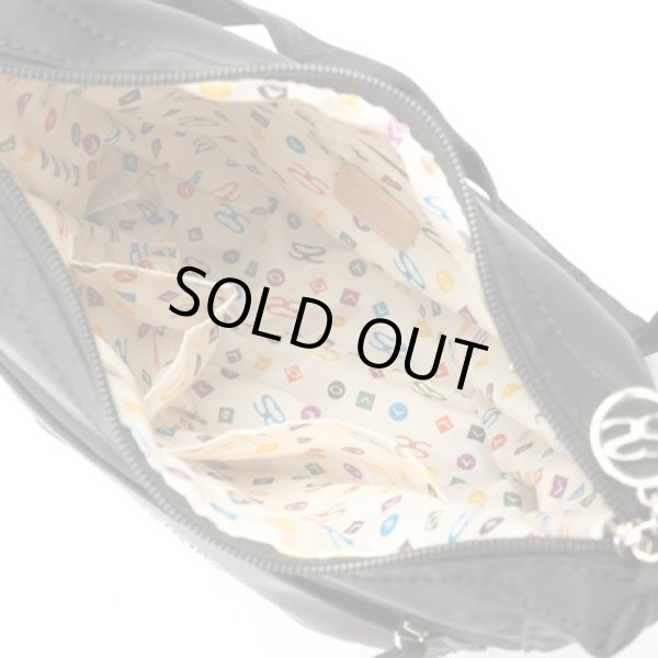 画像5: サボイ(SAVOY)ポケット８つ付き！レディース機能的なナイロン素材ショルダーバッグ＜店長おすすめ！＞ (5)