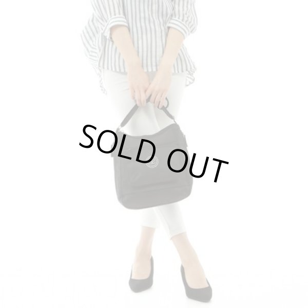 画像7: サボイ(SAVOY)ポケット８つ付き！レディース機能的なナイロン素材ショルダーバッグ＜店長おすすめ！＞ (7)