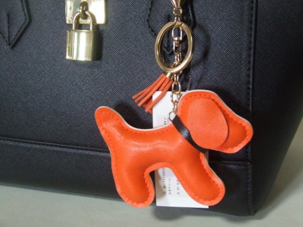 画像4: 高級感ある合皮バッグチャーム（犬）ストラップ／オレンジ (4)