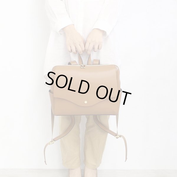 画像7: かるいかばん軽量化に拘ったレガートラルゴのおしゃれな横型リュックサック／キャメル＜おすすめ＞ (7)