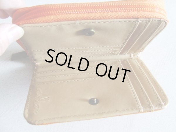 画像4: ＜訳あり＞レディースオーストリッチ風合成皮革ラウンドファスナー二つ折り財布／オレンジ (4)