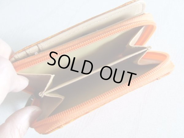 画像5: ＜訳あり＞レディースオーストリッチ風合成皮革ラウンドファスナー二つ折り財布／オレンジ (5)