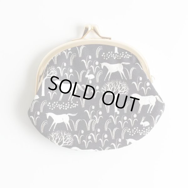 画像1: 北欧風デザイナーズがかわいい3.3寸がま口ポーチ（日本製）／夜のくさむら (1)