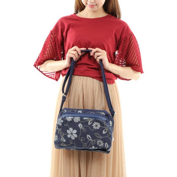 画像5: サボイSAVOYしっかり感のあるデニム地に花模様をプリントしたスクエアショルダーバッグ (5)