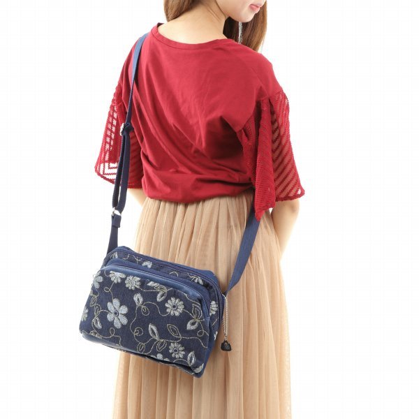画像6: サボイSAVOYしっかり感のあるデニム地に花模様をプリントしたスクエアショルダーバッグ (6)