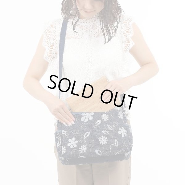画像5: サボイ(SAVOY)レディースデニム素材に花模様をプリントしたシンプルデザインショルダーバッグ (5)