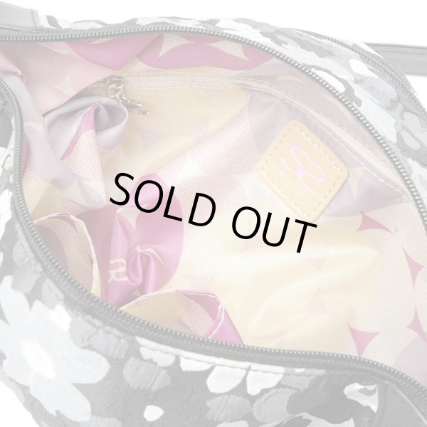 画像4: サボイ(SAVOY)全面に様々な花柄模様を施したショルダーバッグ (4)