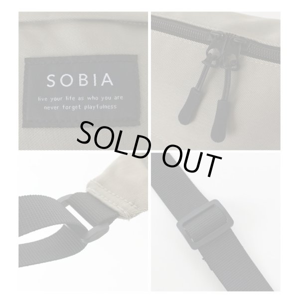 画像11: シンプルなデザイン軽量はっ水舟形ショルダーバッグ(グレージュ） (11)