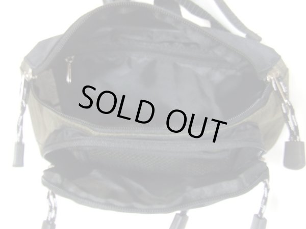 画像8: ガルウィングの軽量小ぶりウエストバッグ/カ―キ (8)