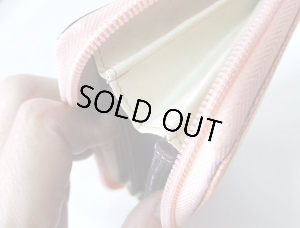 画像12: （訳あり）エナメルリボンモチーフのかわいいラウンド長財布/サーモンピンク (12)