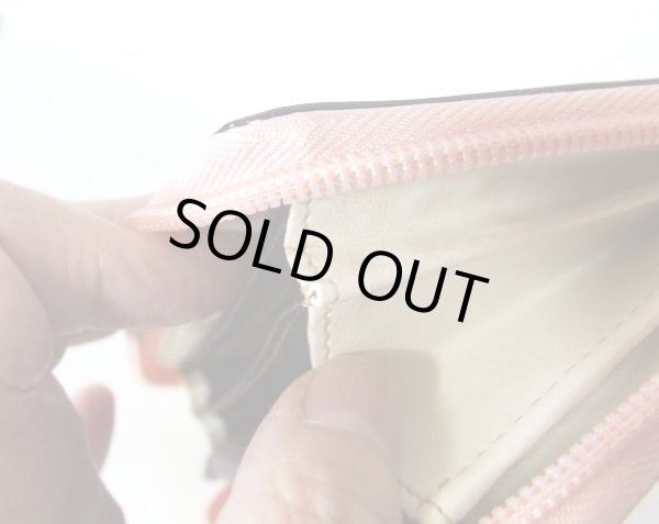 画像11: （訳あり）エナメルリボンモチーフのかわいいラウンド長財布/サーモンピンク (11)