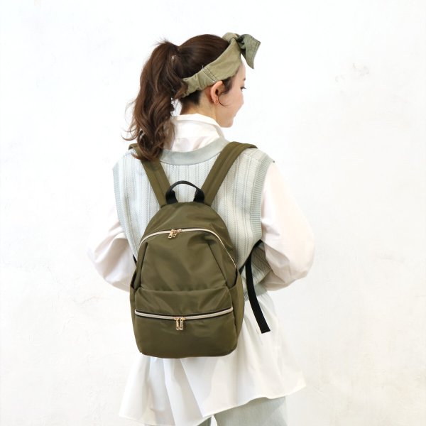 画像13: 高密度ポリ１０ポケット軽量多機能ミディリュック（７色有） (13)