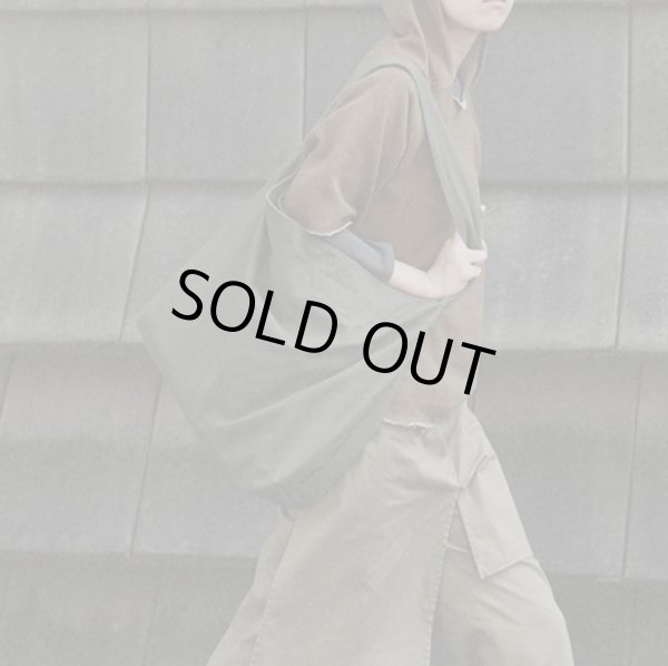 画像2: おしゃれで丈夫な軽量大容量ショルダーバッグ（２色有） (2)