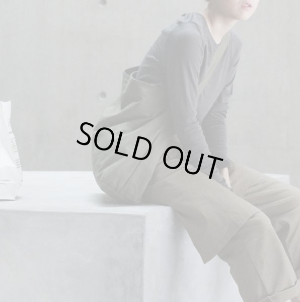 画像4: おしゃれで丈夫な軽量大容量ショルダーバッグ（２色有） (4)