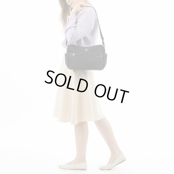 画像6: サボイ(SAVOY)レディースシンプルデザイン撥水ナイロン素材ショルダーバッグ (6)