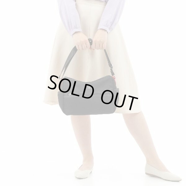 画像7: サボイ(SAVOY)レディースシンプルデザイン撥水ナイロン素材ショルダーバッグ (7)