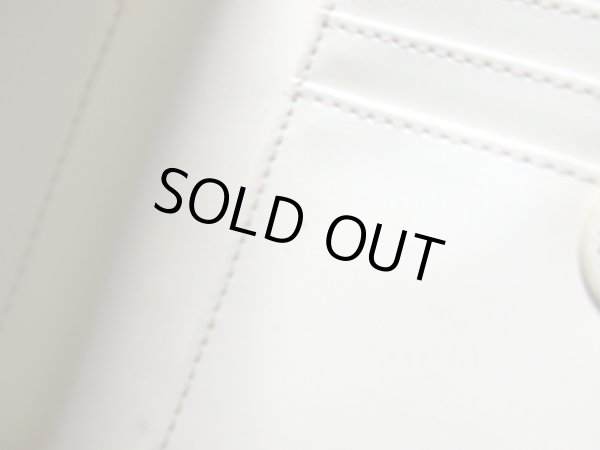 画像10: 【訳あり】【値下げ】レディースワンポイントデザインがスタイリッシュな合成皮革二つ折り財布 (10)