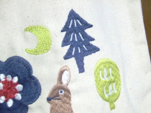 画像6: 花とうさぎが可愛い刺繍トートバッグ/アイボリー (6)