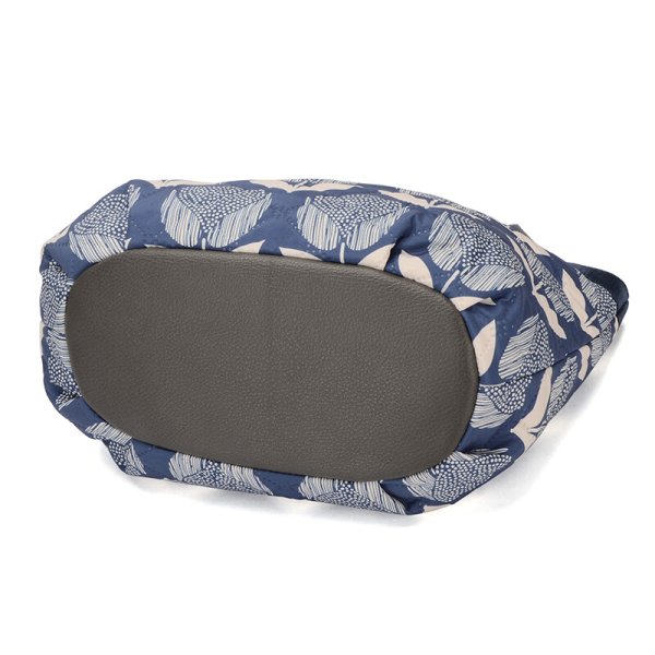 画像3: 北欧風花柄プリント軽量キルティングハンドバッグチャーム付き /ネイビー (3)